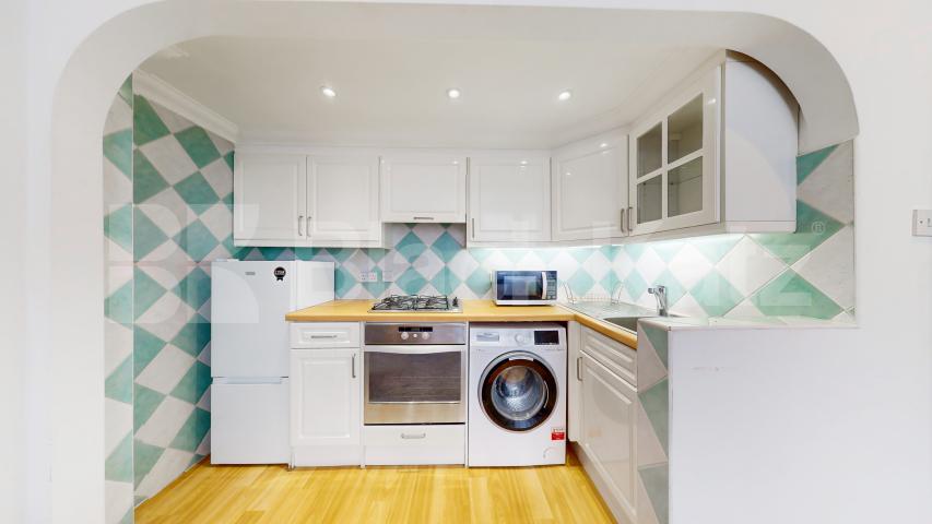 Spacious one bedroom set in period conversion mins to Heath and Tube!  Howitt Road, Belsize Park